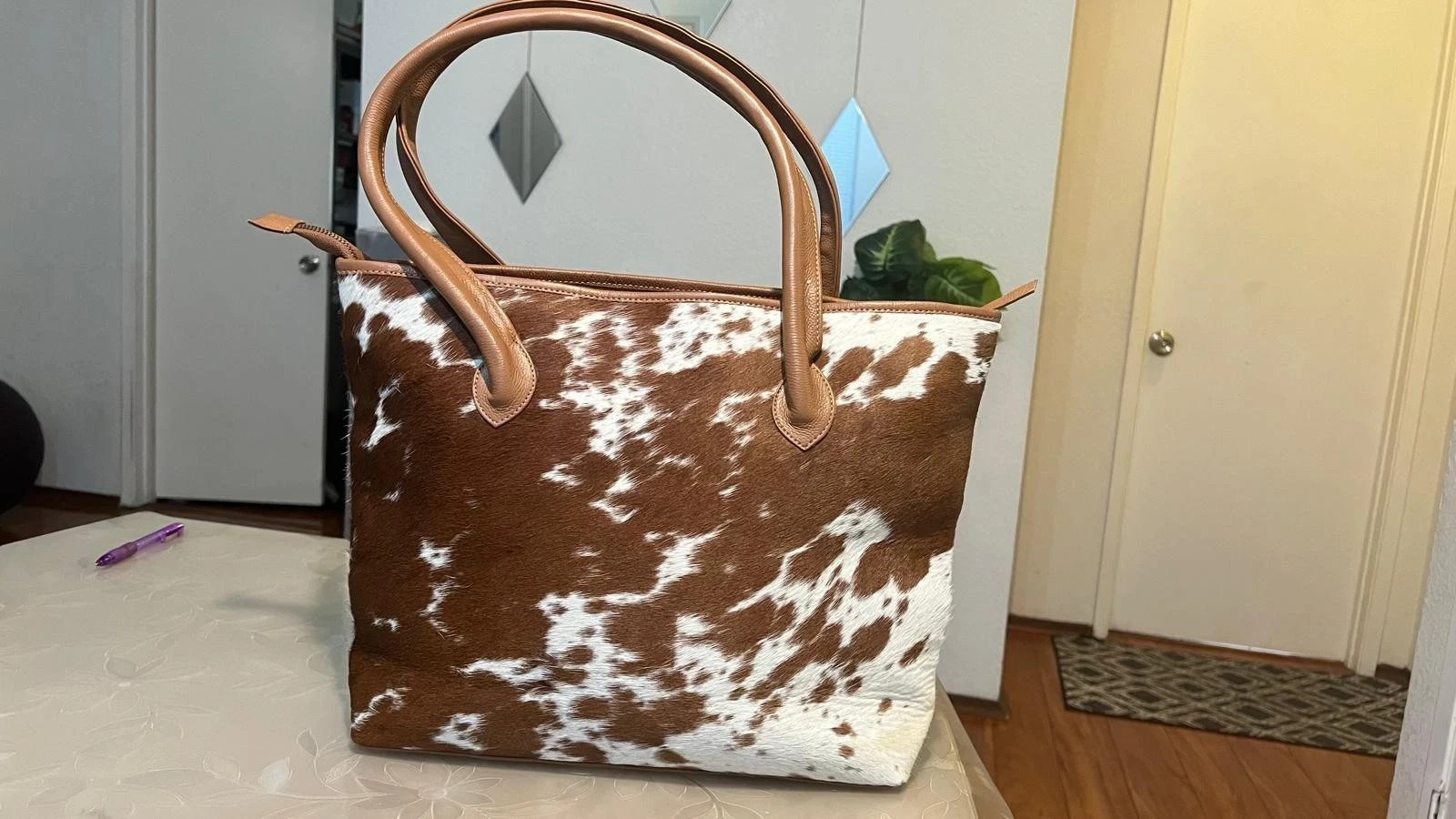 Women’s Western Cowhide Leather Tote Bag –Brown & White Hair-On Hide Purse