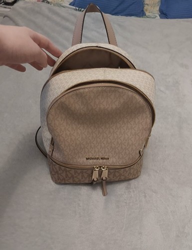 Michael Kors Rhea Medium Color-Block Metallic Logo Backpack - Pink/biege Colour - Picture 2 of 9