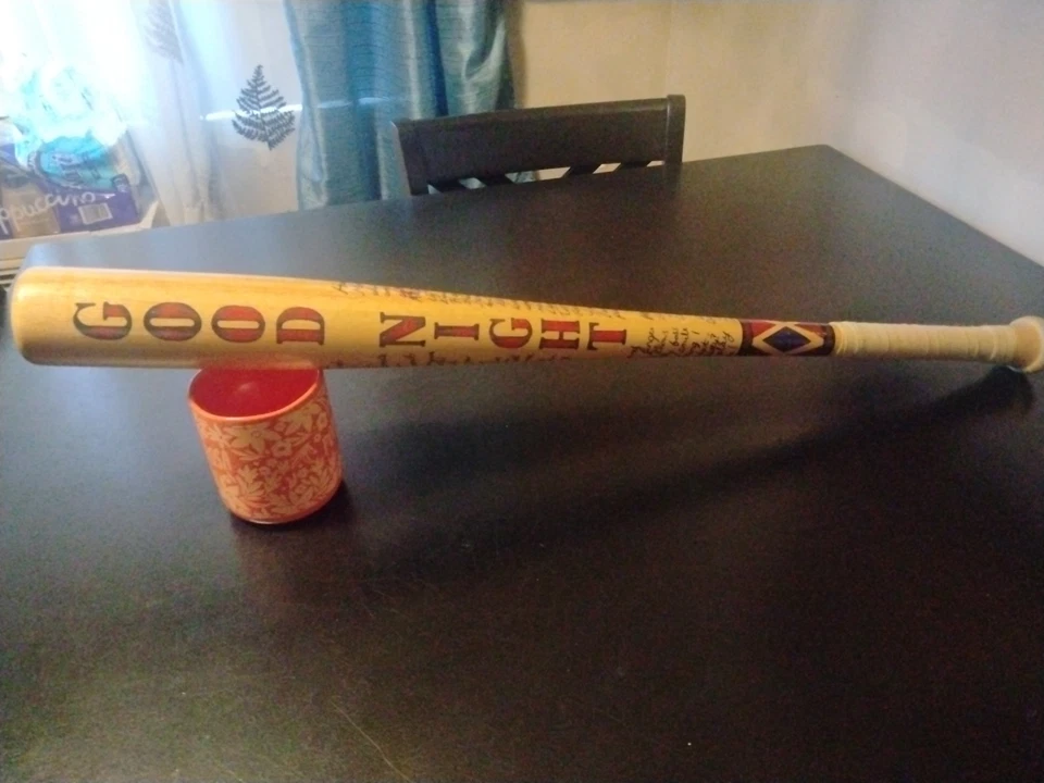 Bate de béisbol Harley Quinn The Noble Collection con licencia oficial - Suicide Squ Foto 2 de 4