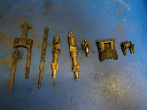 Kawasaki KX250 1999 Exhaust power valve parts as shown! One has a chip on gear !