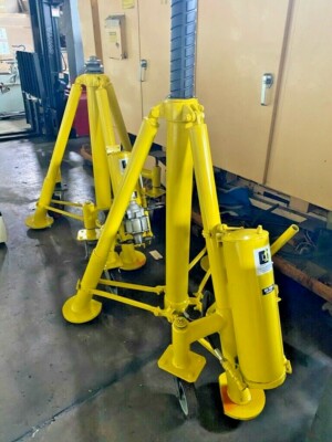 20 Ton Columbus Jack/Regent Tripod Airplane Jacks, Set of 2