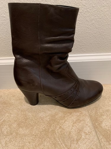 Soft Wear Leather Brown Boots Size 