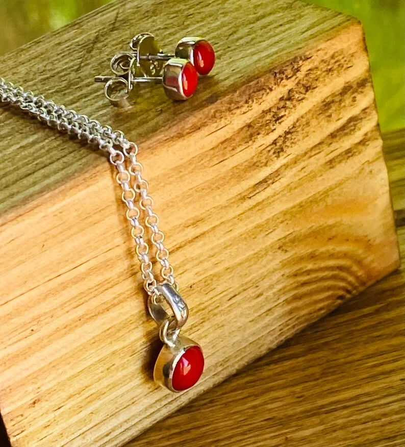 925 Argento Sterling Gioielli Set Creato IN Laboratorio Rotondo Rosso Corallo - Immagine 2 di 4