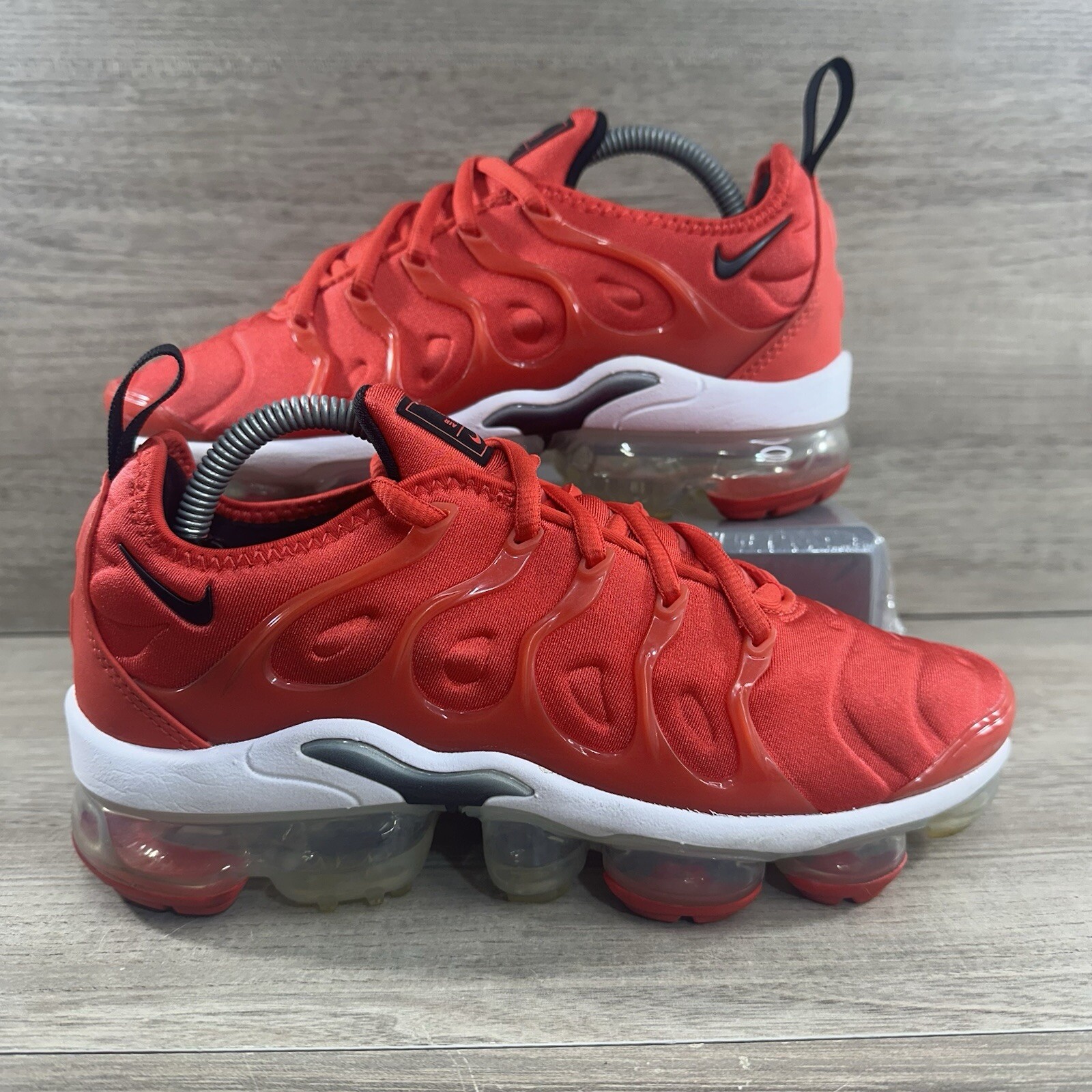 Nike Air Vapormax Plus Chili Red White Running Shoes D01160 600 Size 6 Sneakers