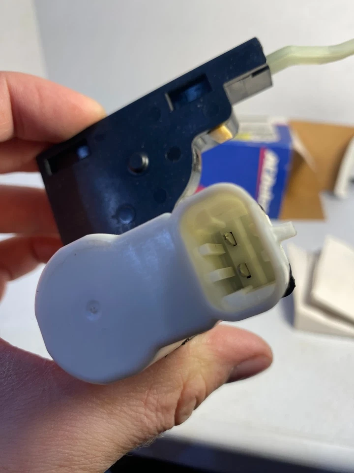 (1) OEM OE GM NOS ACDelco Rear Door Lock Actuator GMC Chevrolet Cadillac Left LH Foto 3 de 4