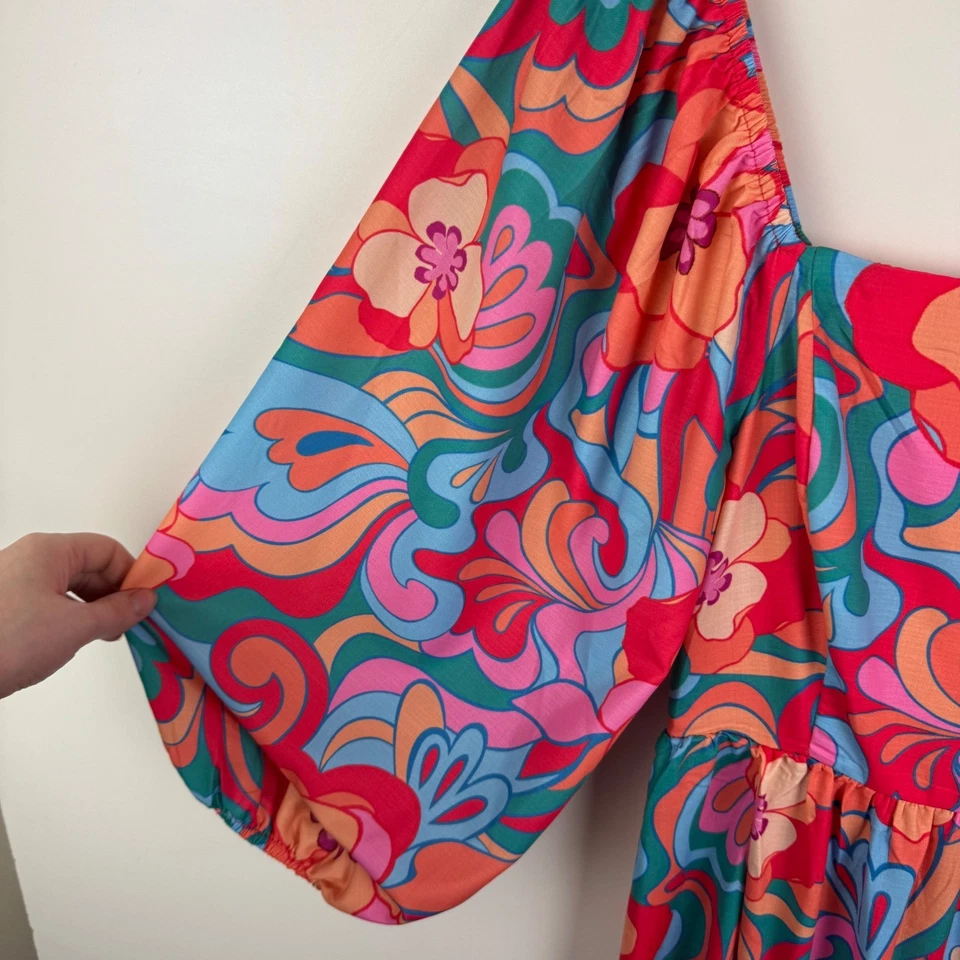 Vestido midi tejido Flying Tomato Like a Princess mediano floral calado psicodélico Foto 3 de 4