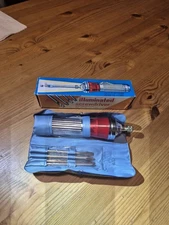 ILLUMINATED SCREWDRIVER VINTAGE NEW 2 REGULAR 2 PHILLIPS HEAD TESTED BATTERIES