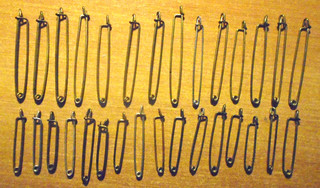LOT 30 ÉPINGLES pour INSIGNES MILITAIRES DIFFÉRENTES TAILLES