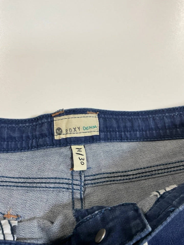 Micro Shorts Y2K Roxy Denim Talla 11/30 Cuerda Corbata Surf Crush Indie Sleaze Foto 3 de 4