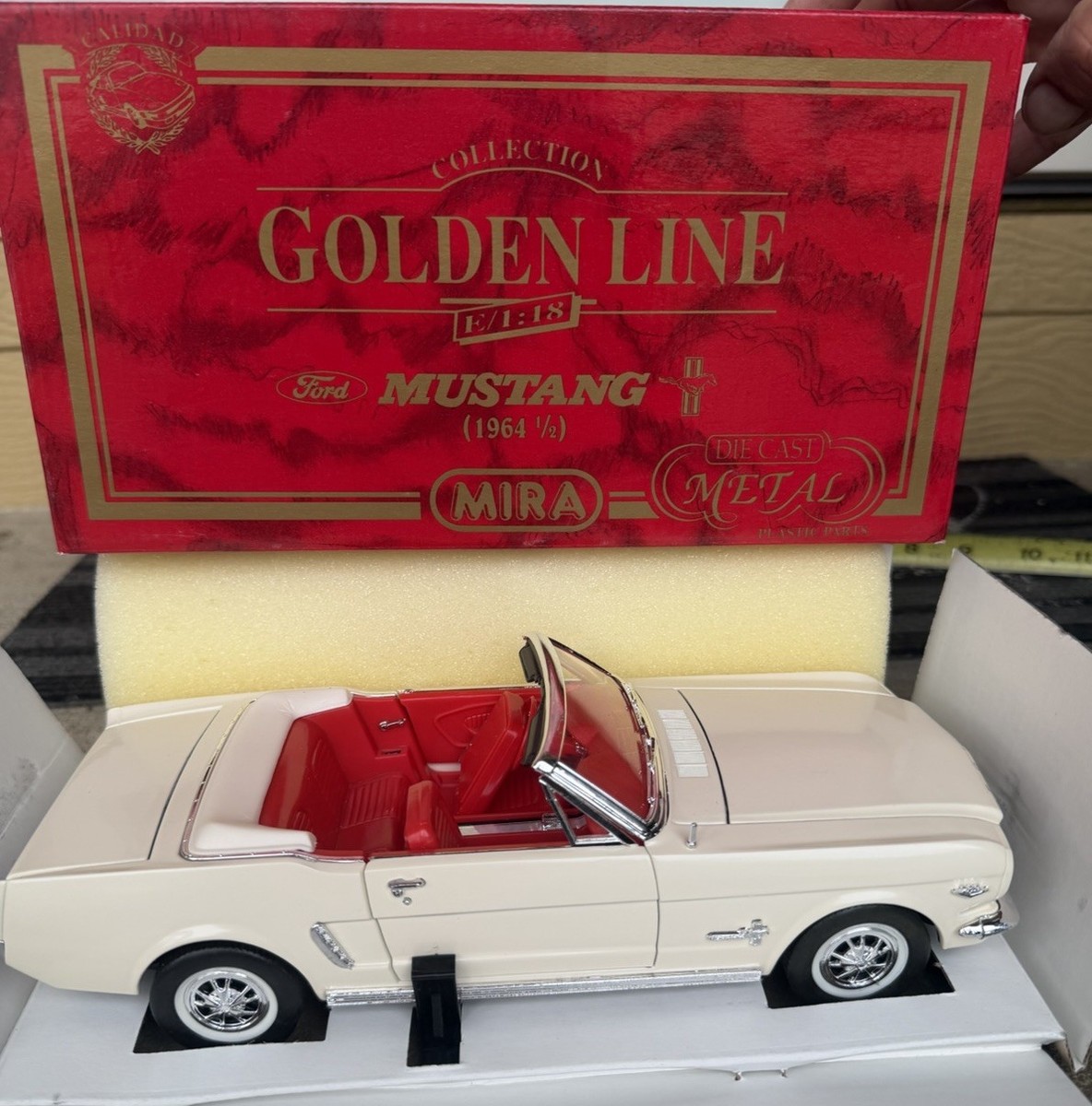 Mira Golden Line 1964 1/2 Ford Mustang Convertible Die Cast 1:18