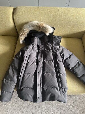 Canada Goose Wyndham Parka Grey Size Small UK