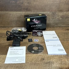 Nikon COOLPIX S220 10.0MP Digital Camera W/ extras