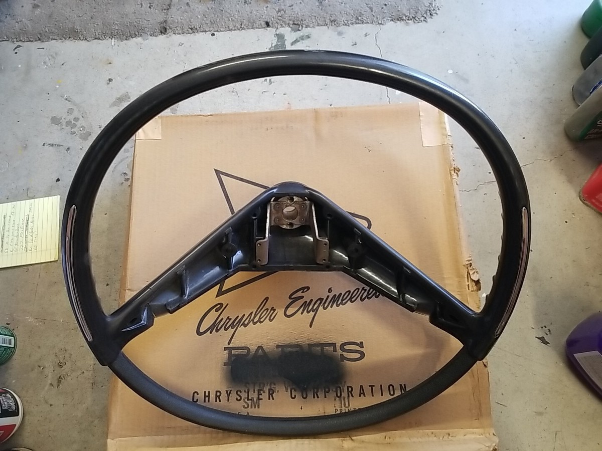 1960 NOS MOPAR IMPERIAL BLACK FROST STEERING WHEEL CROWN LEBARON