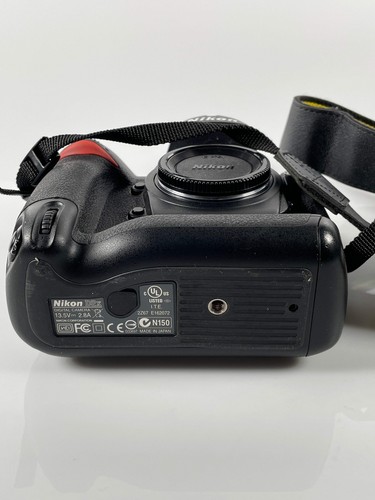 Nikon D2X DSLR Camera Body {12MP} (Body Only) - Picture 8 of 9
