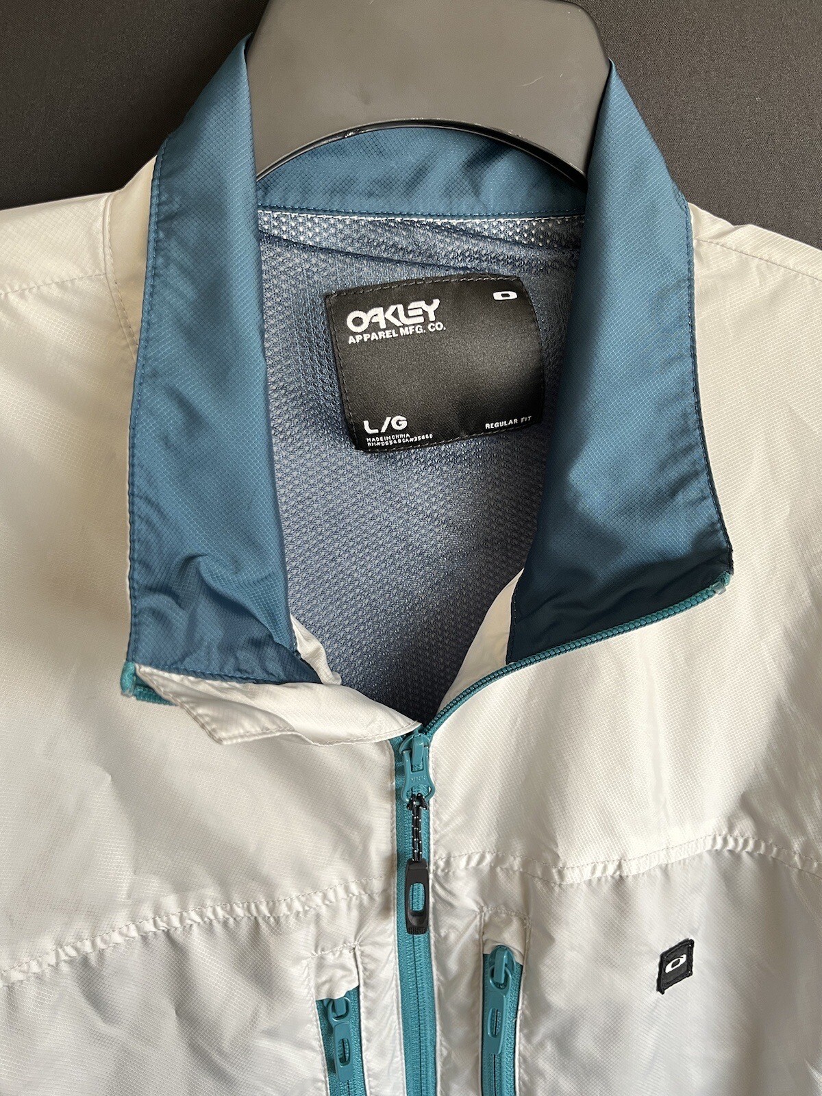 Oakley Jacket Mens Large White Blue Full Zip Windbreaker RN 96548 eBay