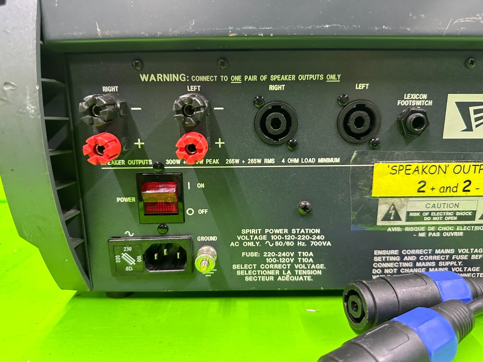 Soundcraft SPIRIT PowerStation Professional Mixer with a 300w/ch