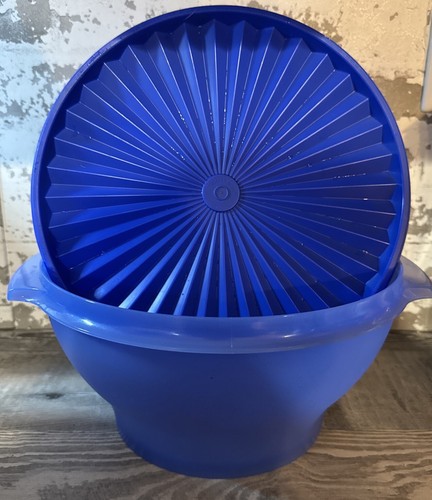 Tupperware Servalier Bowl Salad Large 17 Cup Blue #880, Seal #881