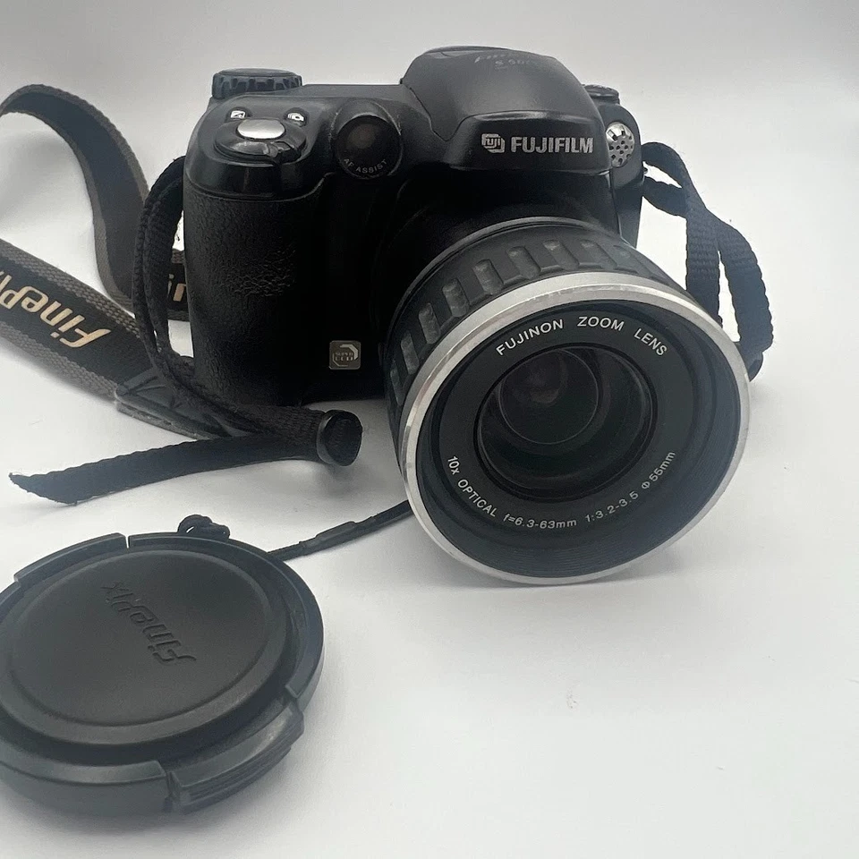 Fujifilm FinePix S5600 Digital Bridge Camera 5.1MP 10x Zoom + Case Tested, photo 2 of 5