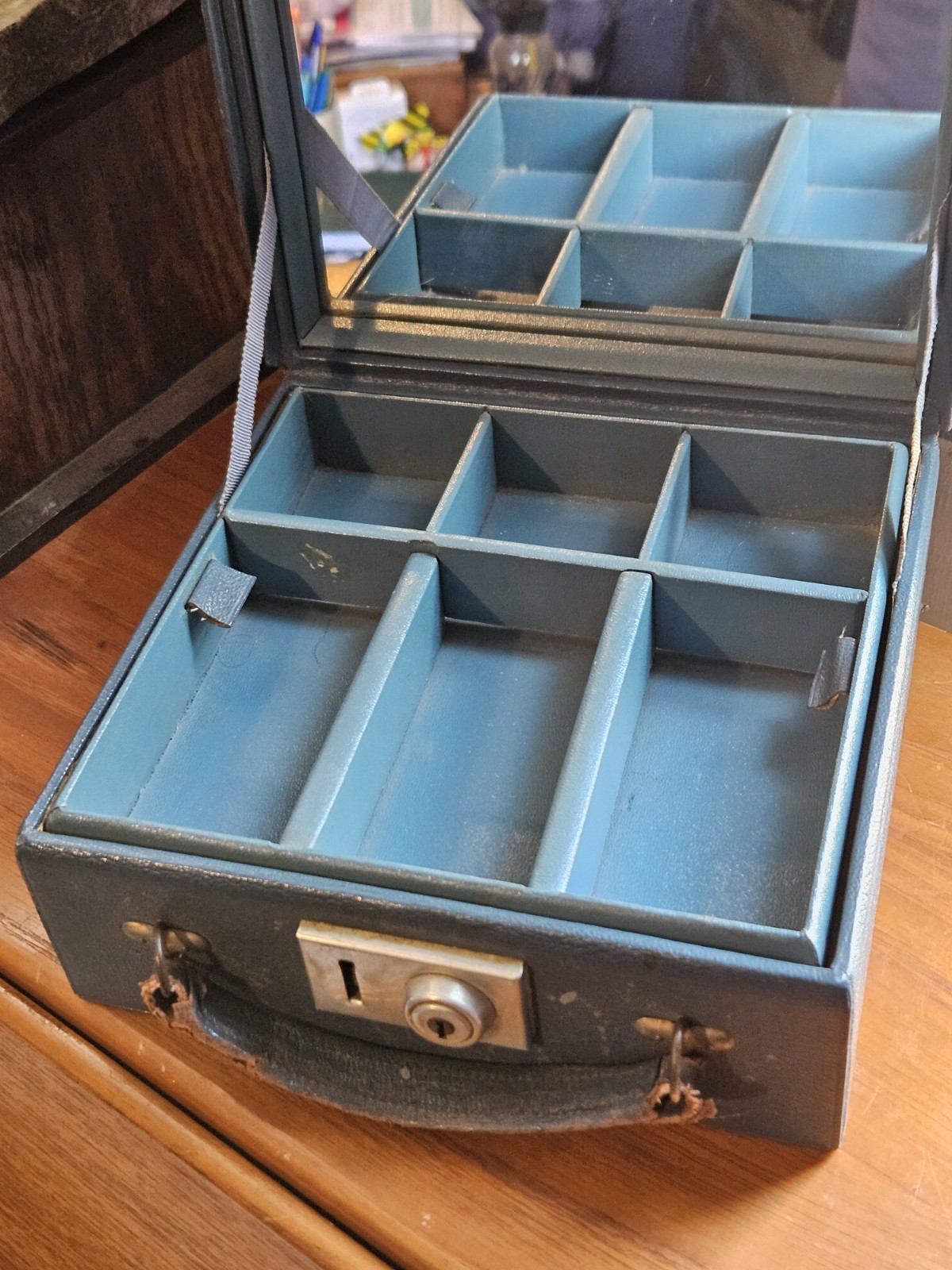Picture 4 of 24