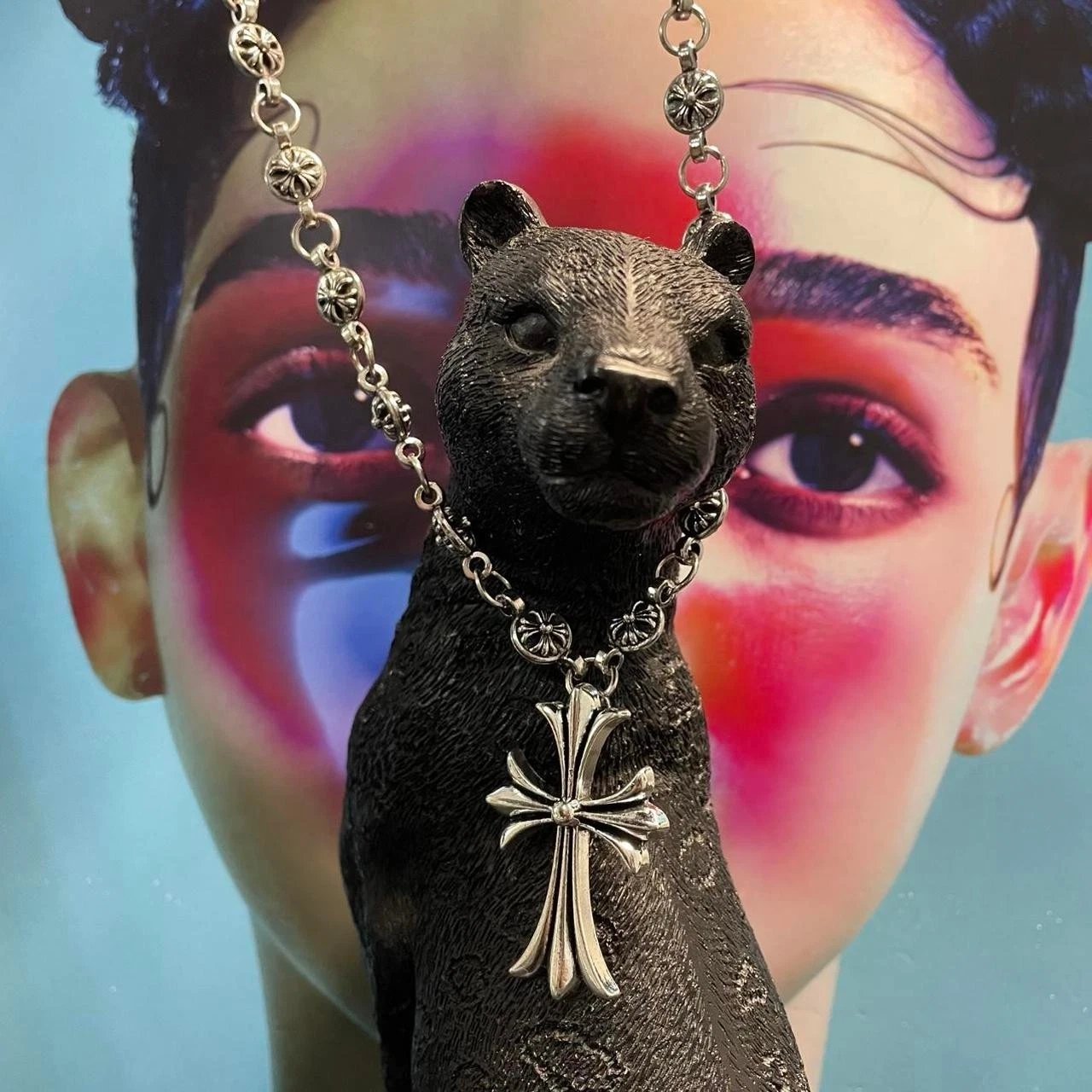 CHROME HEARTS Catena incisa cuori cromati con ciondolo croce gotica