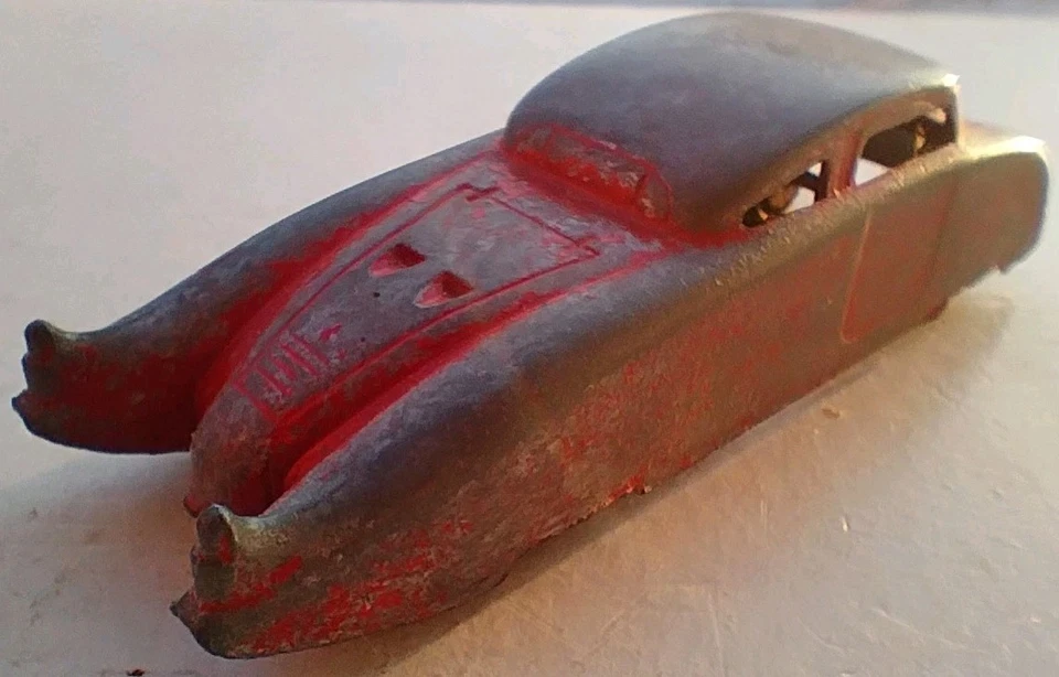 Vintage Diecast Car Midgetoy Midger Toy Rockford IL Red* 1/64 Rocket Car 40s/50s - Image 3 of 4