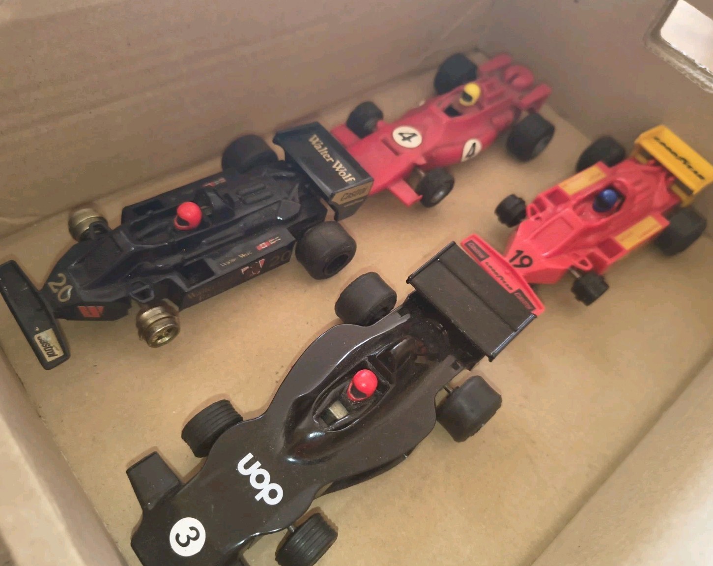 Foto 1 di 4