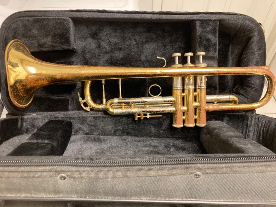 Trompeta Vincent Bach b-flat Stradivarius acabado original diámetro ML serie #25291 Foto 2 de 4