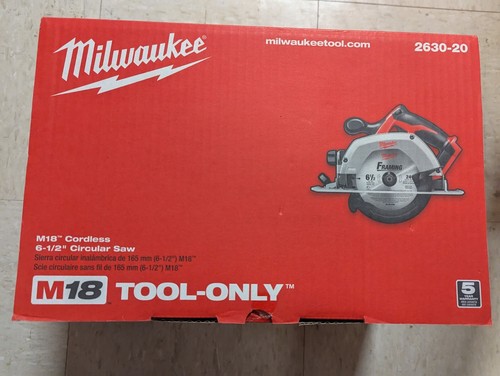 NUEVA Sierra Circular Milwaukee M18 6-1/2 2630-20 HERRAMIENTA ¡SOLO NUEVA!!