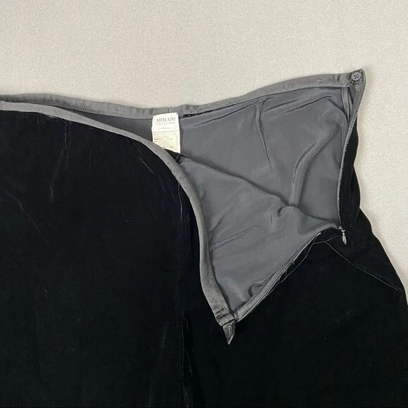Pantalones recortados Armani Collezioni para mujer de terciopelo negro pierna ancha cintura alta talla 16 Foto 4 de 4
