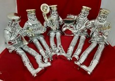 Silvered Polyresin figurines playing A Hasidic figurine plays, With Cloth XL
