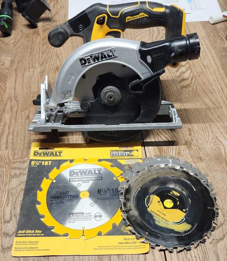 Dewalt DCS565 20V Brushless Circular Saw 61/2” With Blades eBay
