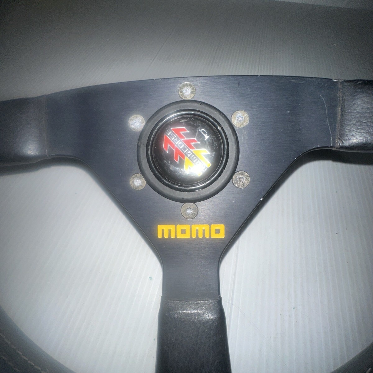 momo モモ ステアリング TYP V35 KBA 70068 01-97