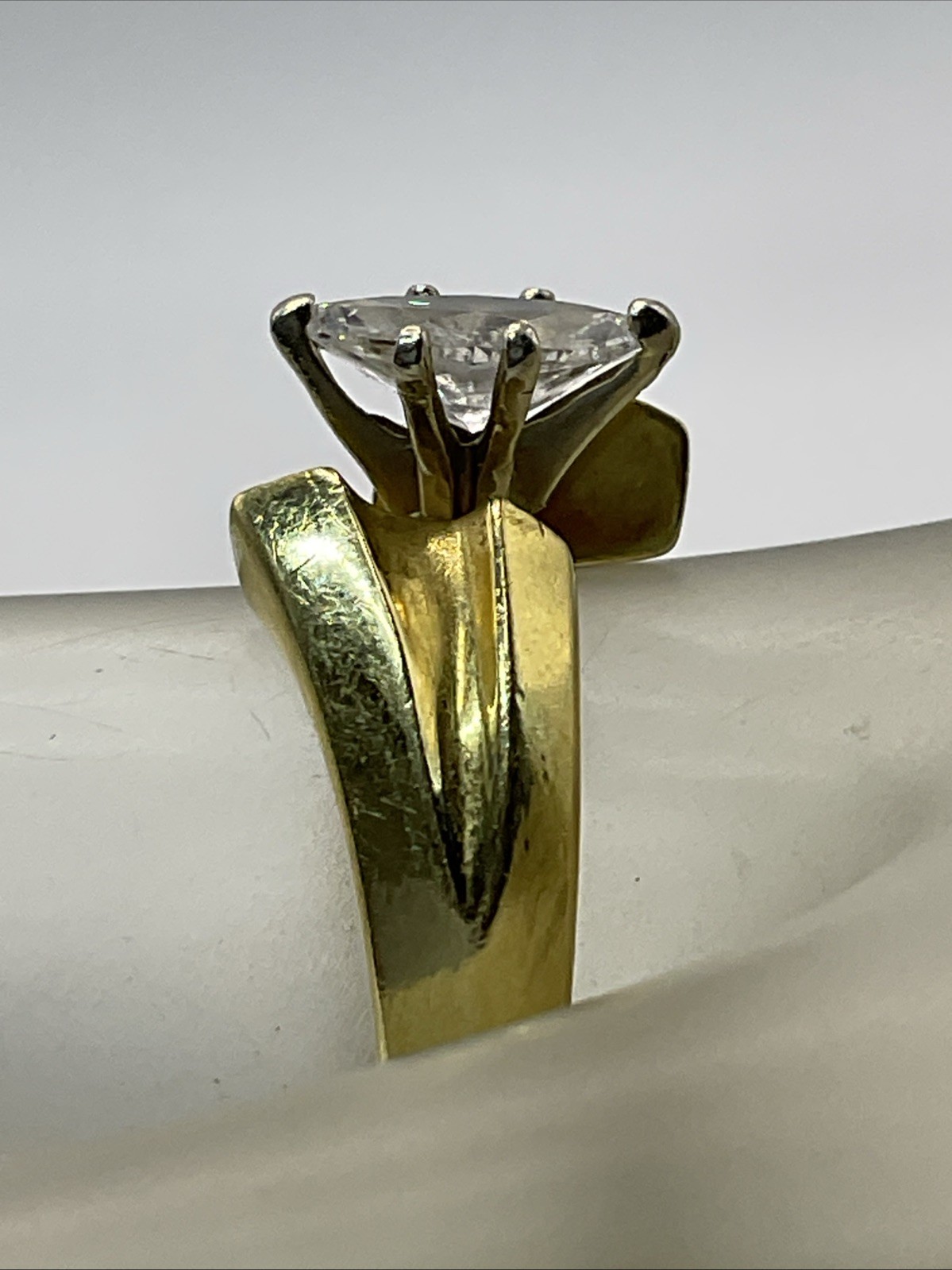 ELEGANT Solid 17K Two Tone Gold Solitaire Marquis… - image 2