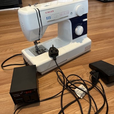Singer 3515 Sewing Machine UK Model w/ US Voltage Adapter Tested Working