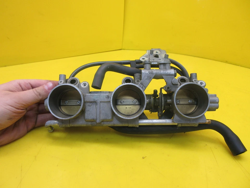 Yamaha RS VECTOR LTX GT 2010 OEM MOTOR ADMISIÓN DE AIRE ACELERADOR CARROCERÍAS CARROCERÍA RACK  Foto 3 de 4