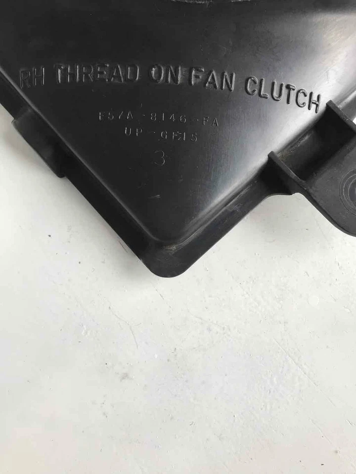 Cubierta del ventilador del radiador Ford Explorer 1995 4,0 L E52A 8146-FA usada Foto 3 de 4