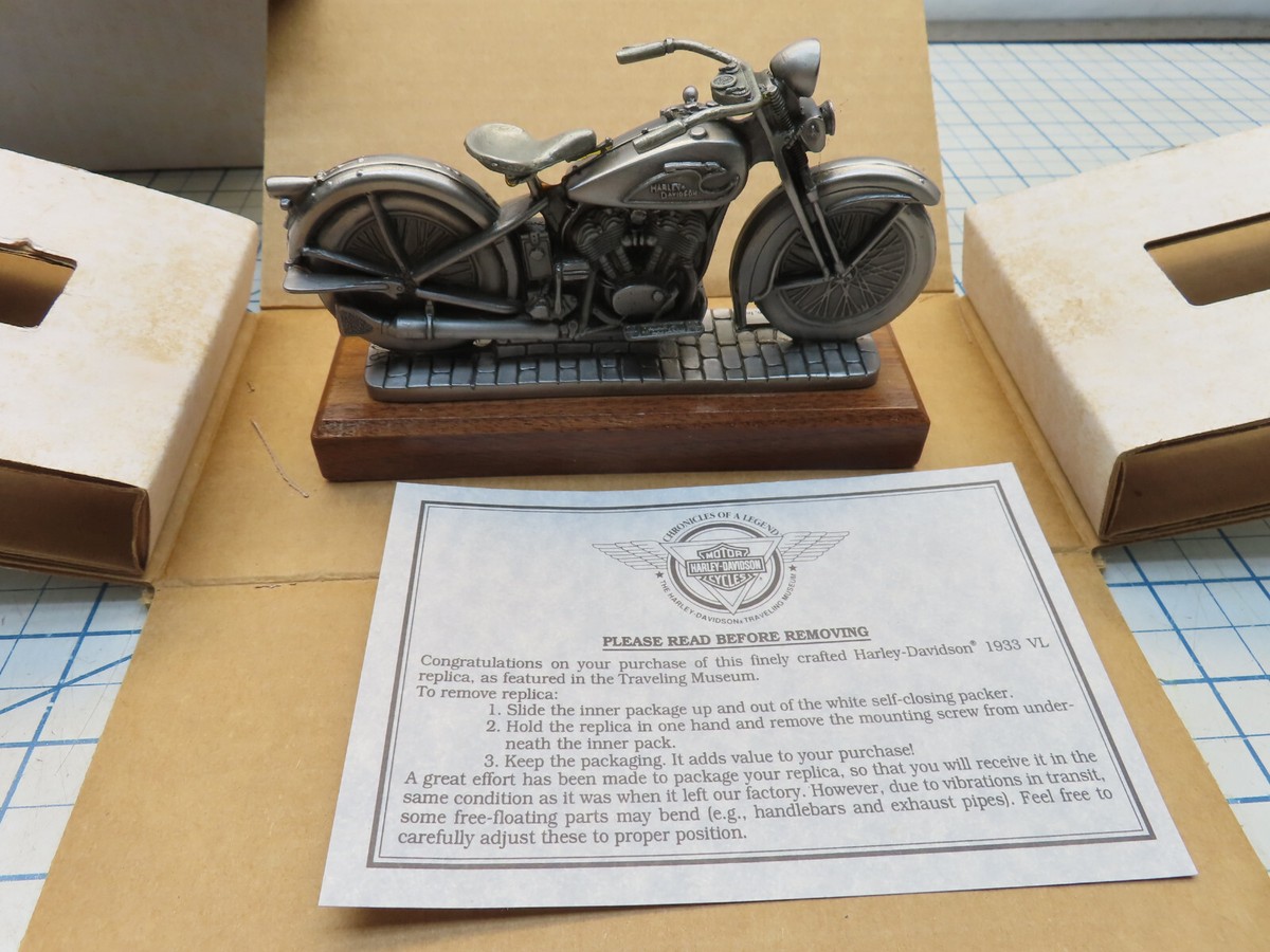 Harley Davidson 99308-93VT Traveling Museum 1933 VL Pewter Replica
