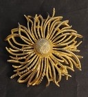 VINTAGE ESTATE SIGNED "LISNER" GOLD TONE FLORAL FLOWER BROOCH