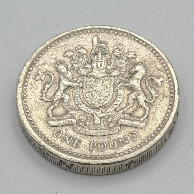 コレクション old coin of queen elizabeth II 1983 Queen Elizabeth II One Pound coin - ERROR on Side Coin | eBay