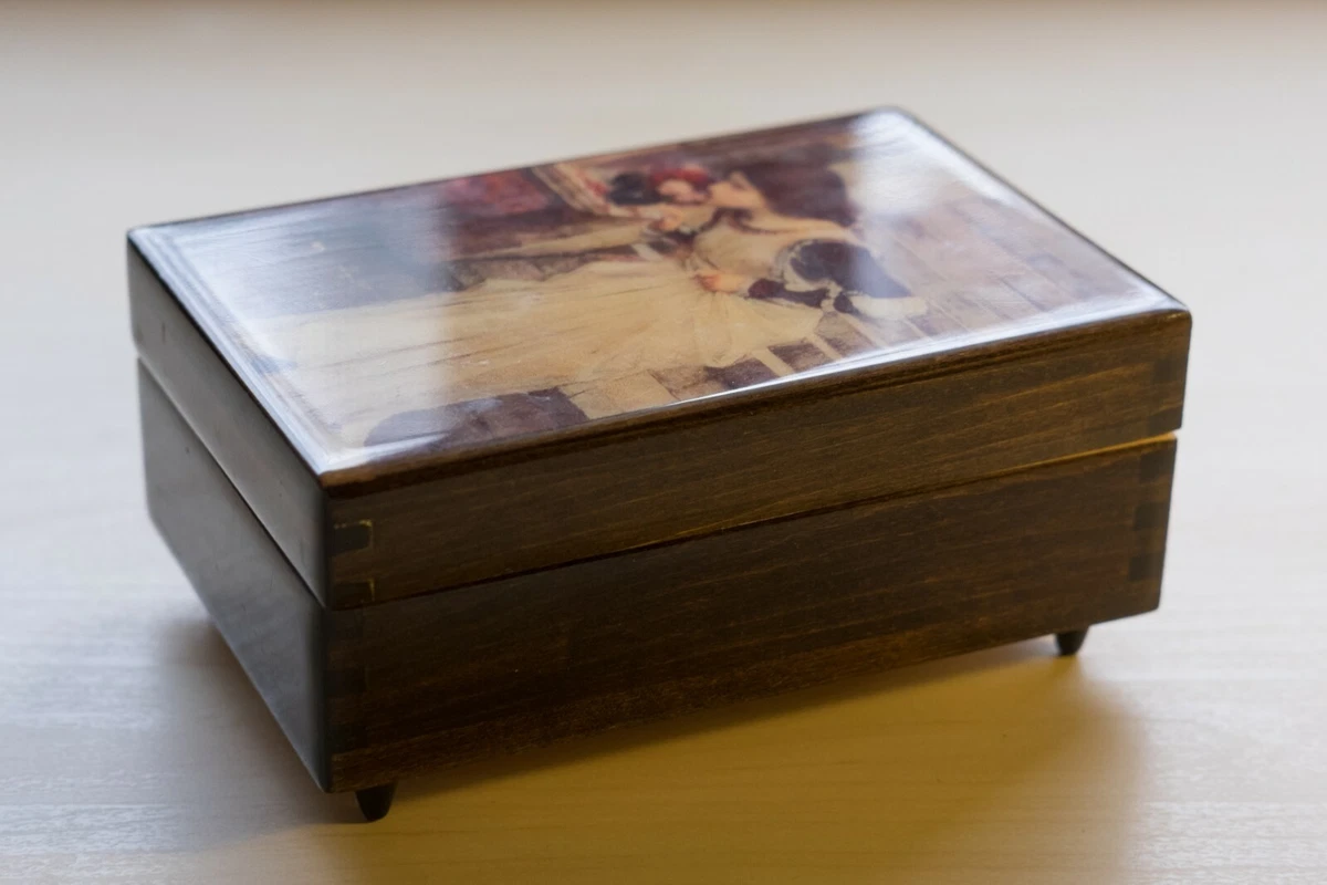 Musical Memories The American Music Box Company Vintage Music Box