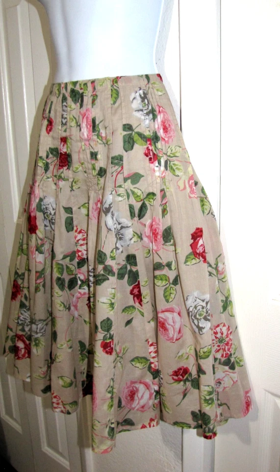 Y2K CAbi Skirt pleated Midi red & pink Floral-on-Beige Lined 100%-Cotton Wm. 2 - Image 2 of 4