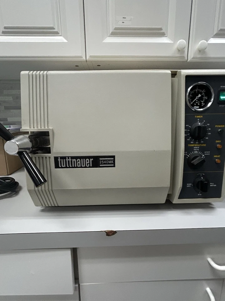 Esterilizador Autoclave Tuttnauer 2540MK 220 Voltios ¡¡¡Nuevo Precio!!!  $700. Foto 2 de 4
