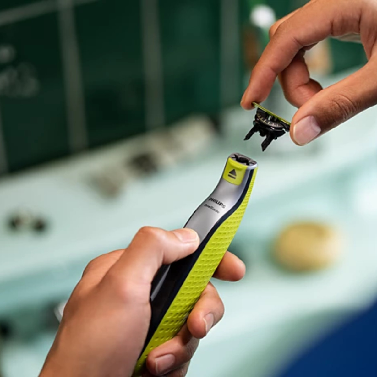 Tondeuse Barbe Philips OneBlade 360 avec Sabot Réglable 1-5mm Noir
