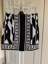 Zara Black And White Aztec  Mini Skirt Size XS New Without Tags