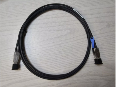 NetApp X60032A / SAS-Kabel Mini SAS SFF-8644 / 12G / 2m / 112-00437
