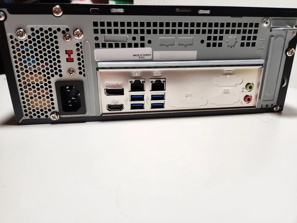 X11SSV-LVDS mini server 4GB DDR4 250GB Samsung SSD 4TB HDD i5-6500 - Image 3 of 4