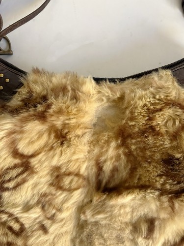 Bolso de hombro con tachuelas de cuero marrón con estampado de logotipo Bebe Bobo - Imagen 7 de 9