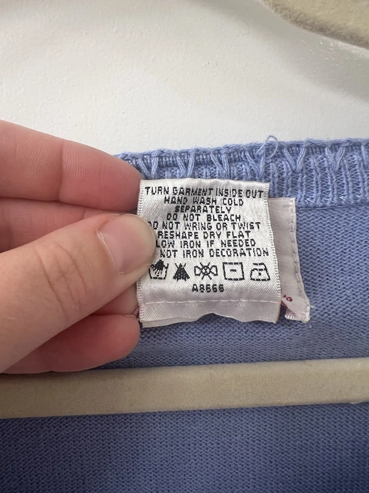 Quacker Factory Blue Daisy Embroidered Short Sleeve Sweater SZ L - Image 4 of 4