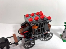 LEGO Castle: Gold Getaway 70401 (2013) Retired.