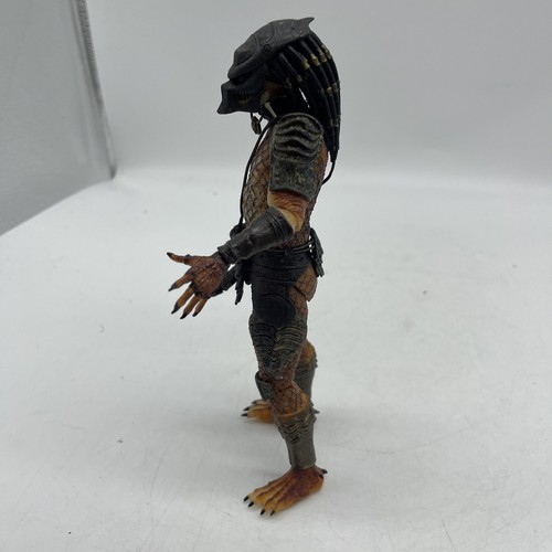 NECA Predator Action Figure 2011 - Picture 4 of 7